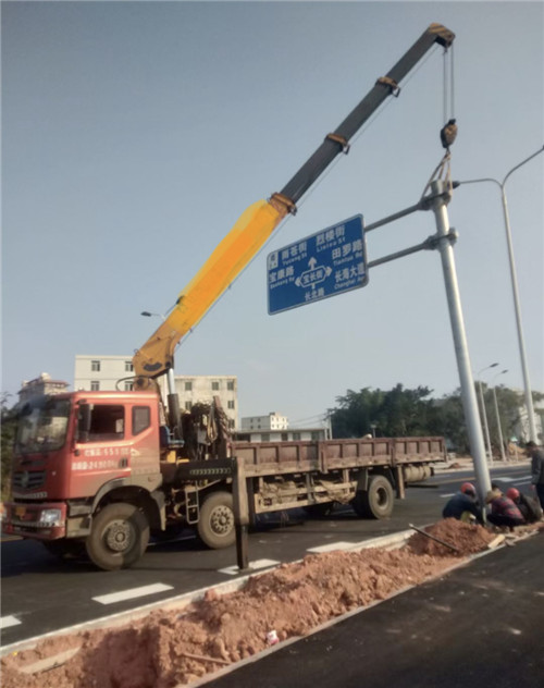 南安市设备吊装租赁吊车要用多大吊车