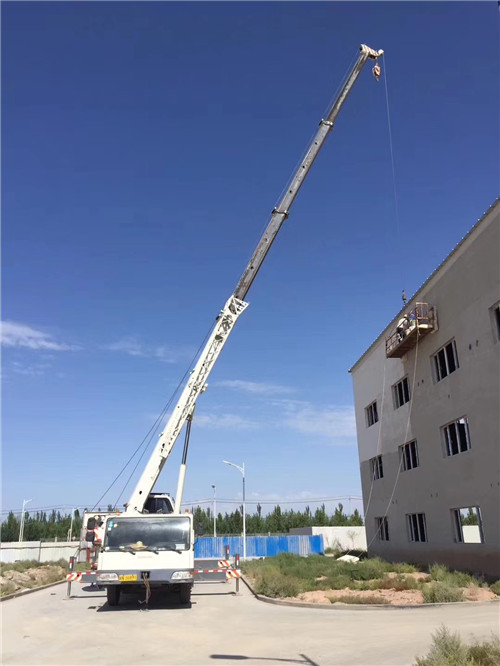 南安市“轻装强干”—— 吊车的 “轻量化臂架” 技术